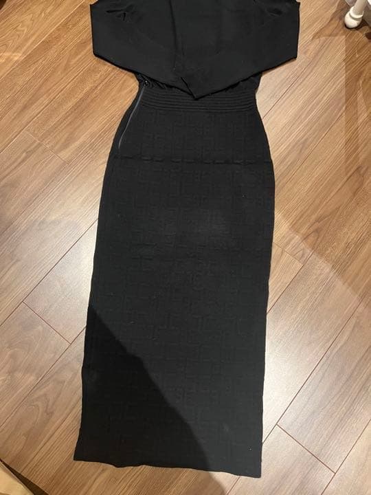 美品 Elisabetta Franchi ブラックドレス イタリア製