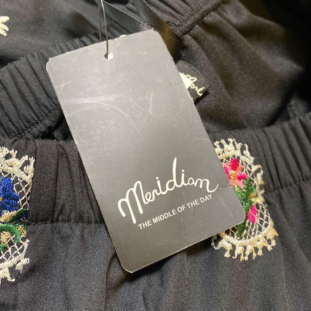 Meridian フラワー刺繍 フリルパンツ　ブラック