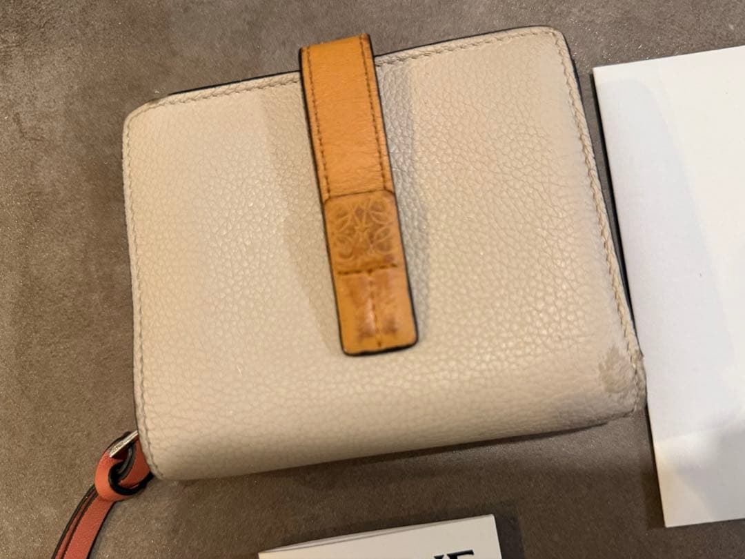 【美品】 LOEWE ロエベ 2つ折り財布