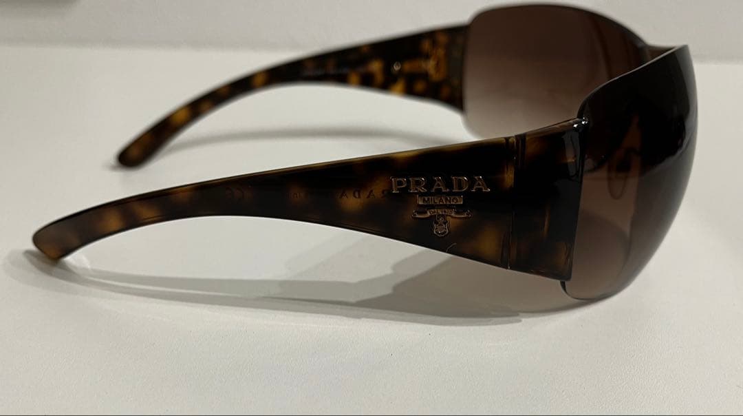 PRADA プラダ 高級サングラス　未使用に近い　GACKT着用？