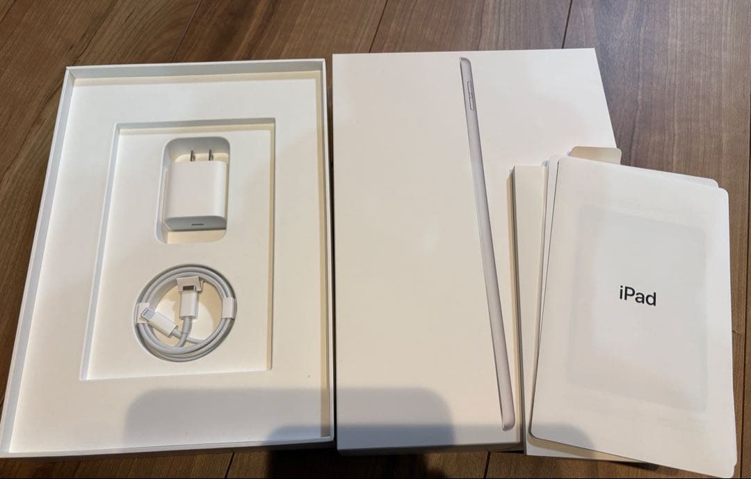 Apple iPad シルバー 本体 第9世代 64GB
