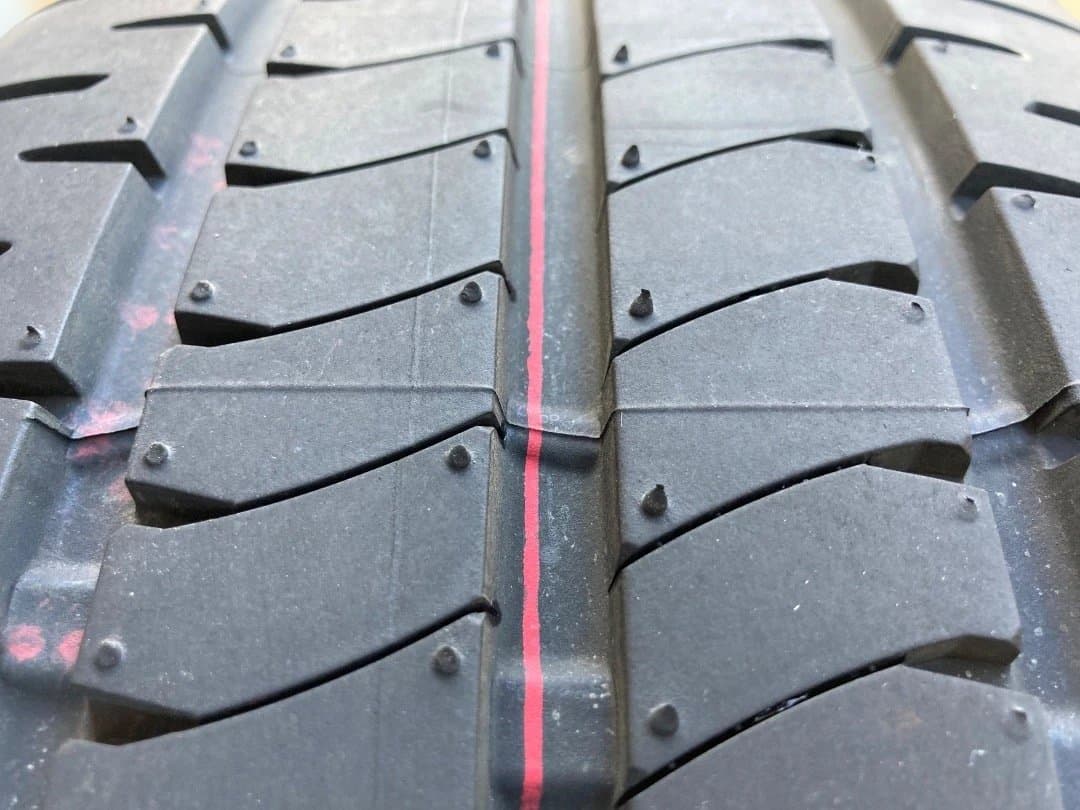 ①ブリヂストン NEWNO 215/50R17 タイヤ２本