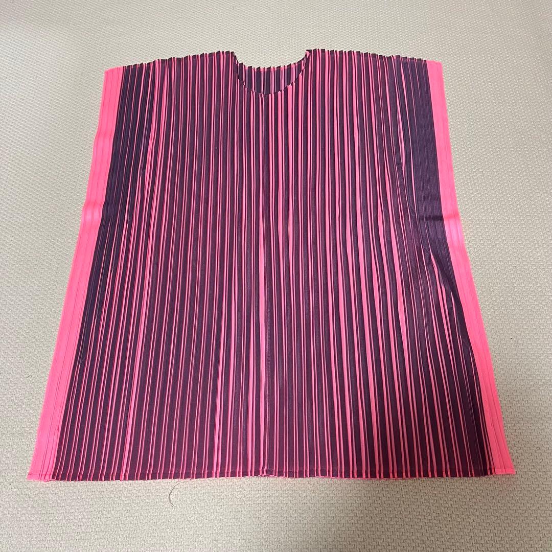 PLEATSPLEASE イッセイミヤケ トップス　カットソー　半袖　ピンク　3
