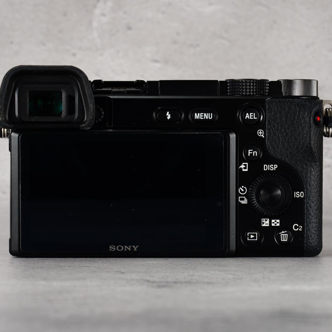 α6400が欲しいけど予算が...なら迷わずこれ！ILCE-6100Y