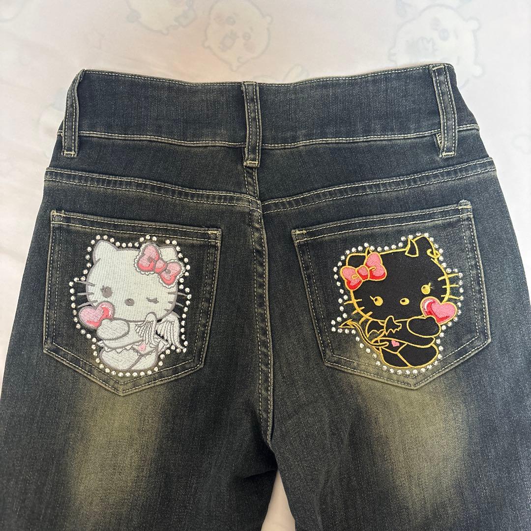 ハローキティ×SPINNS 天使小悪魔シリーズ デニムフレアパンツ