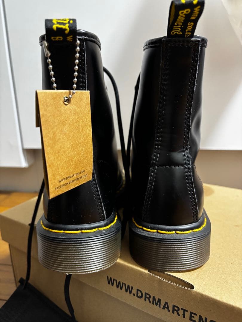 Dr. Martens ブラックブーツ イエローステッチ