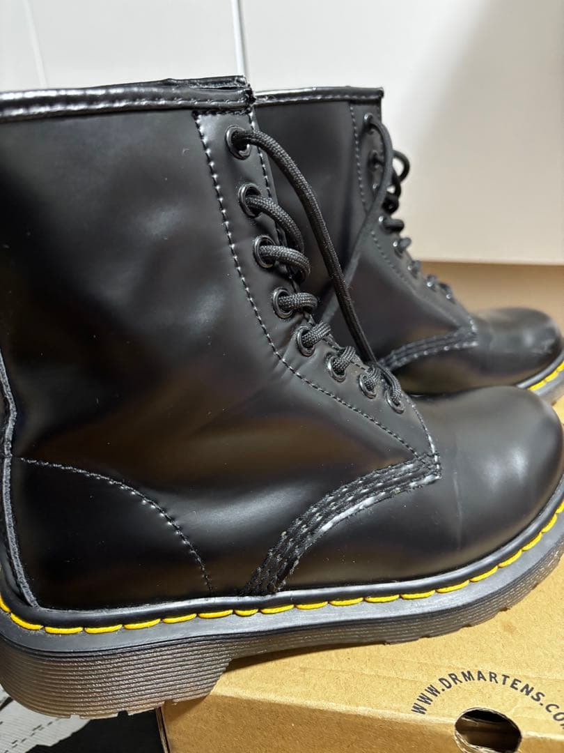 Dr. Martens ブラックブーツ イエローステッチ