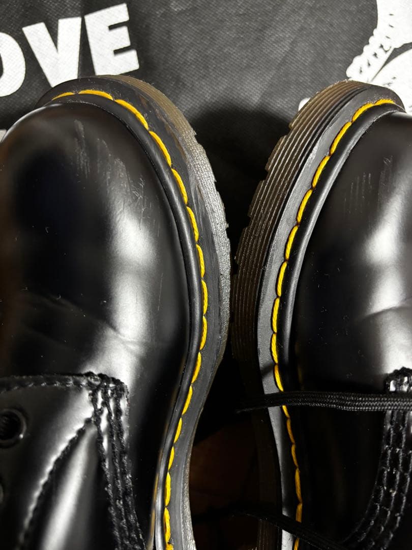 Dr. Martens ブラックブーツ イエローステッチ