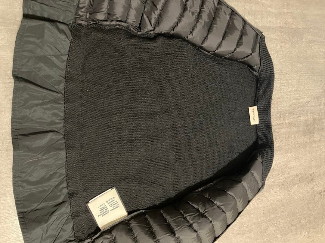 Moncler モンクレール　ナイロンフリルのついたニットとダウンのカーディガン