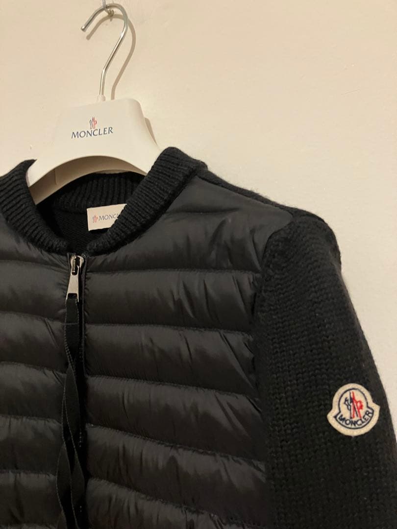 Moncler モンクレール　ナイロンフリルのついたニットとダウンのカーディガン