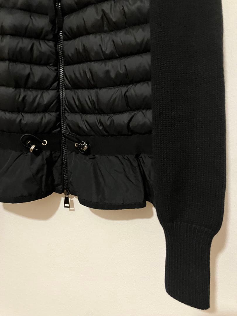 Moncler モンクレール　ナイロンフリルのついたニットとダウンのカーディガン