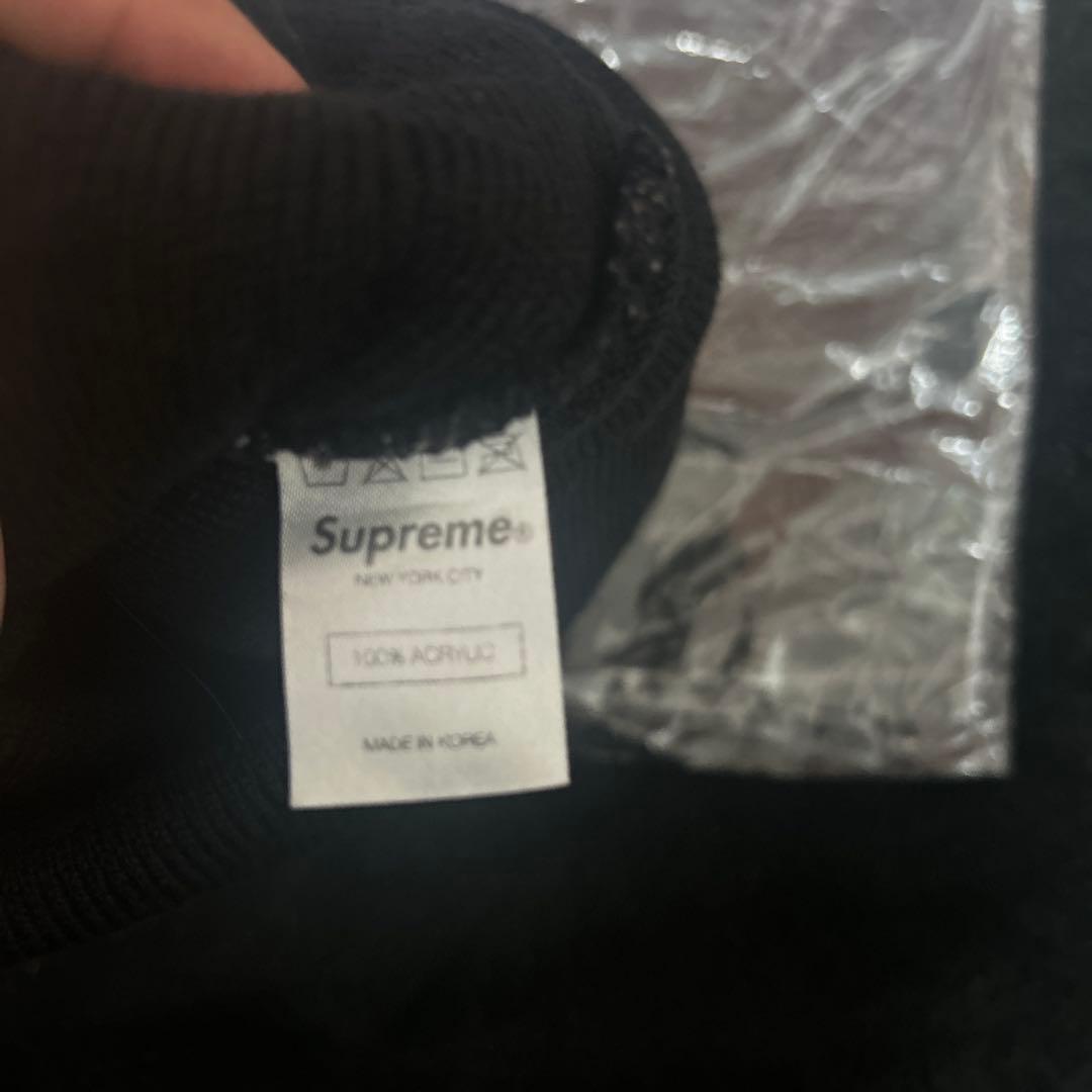 Supremeニット帽
