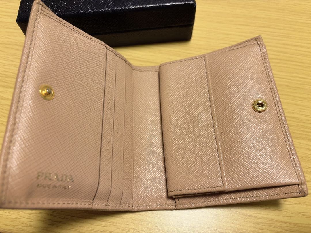 PRADA Saffiano l 二つ折り財布