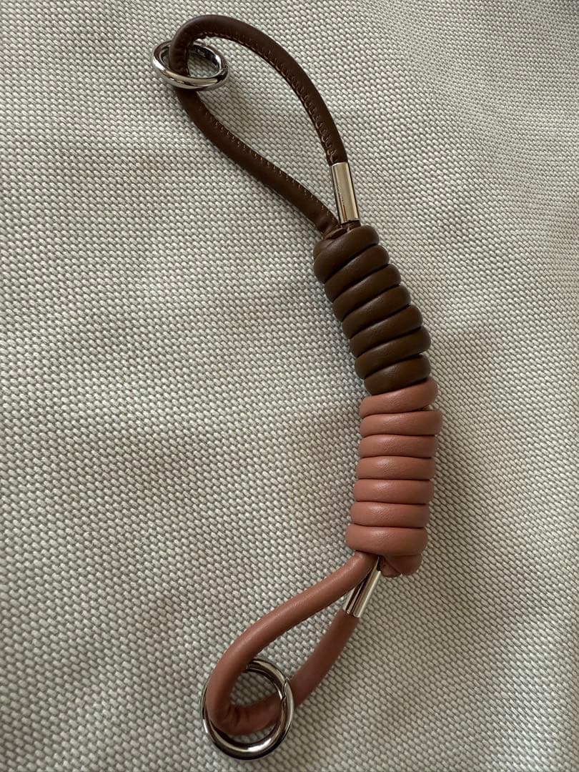 ajew コイルストラップ　美品　室内試着のみ