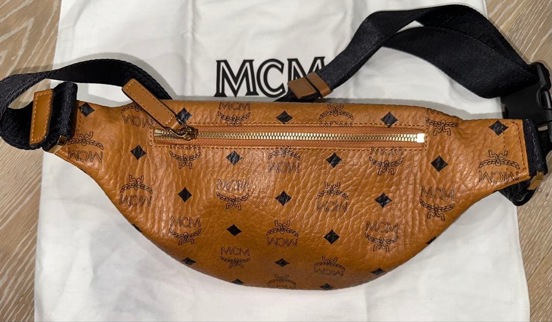 MCM ボディバッグ ブラウン ロゴ入り