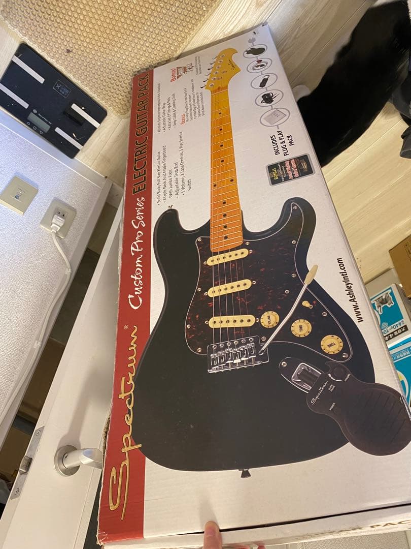 エレキギター AIL92LS ストラトタイプ 付属品多数 元箱あり動作確認済み