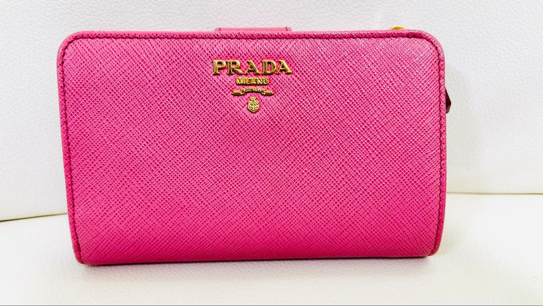 PRADA プラダ 財布　二つ折り　サフィアーノ　ピンク