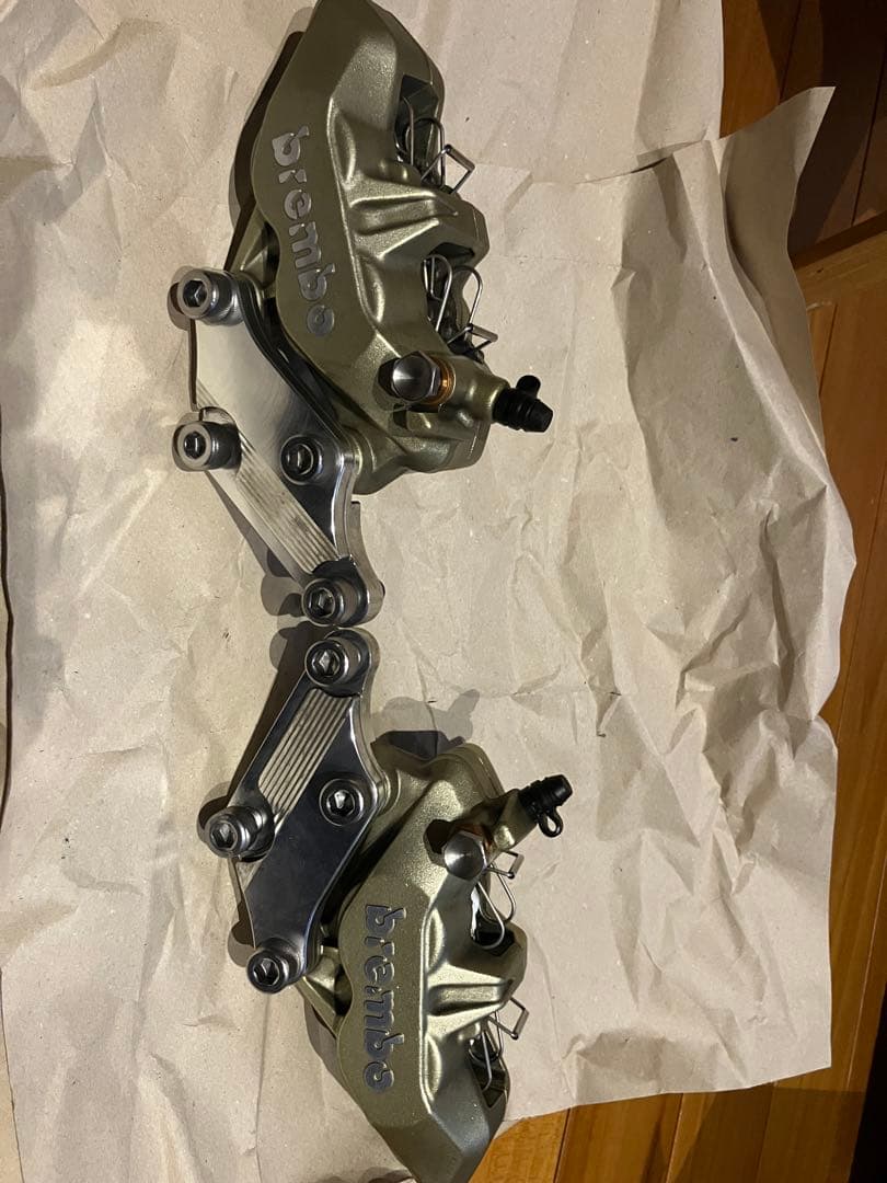 ハーレー　Brembo ブレーキキャリパー
