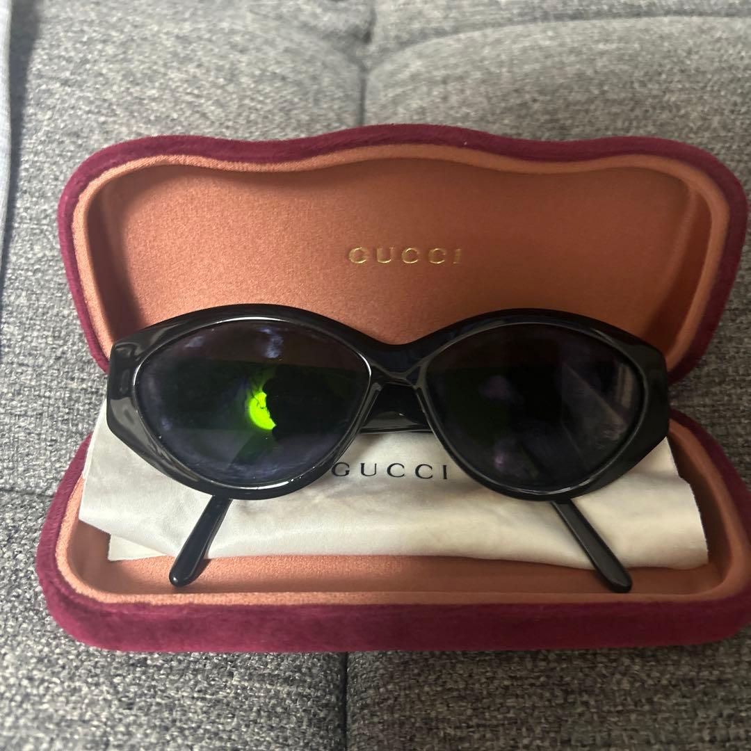 GUCCI ブラック キャットアイ サングラス