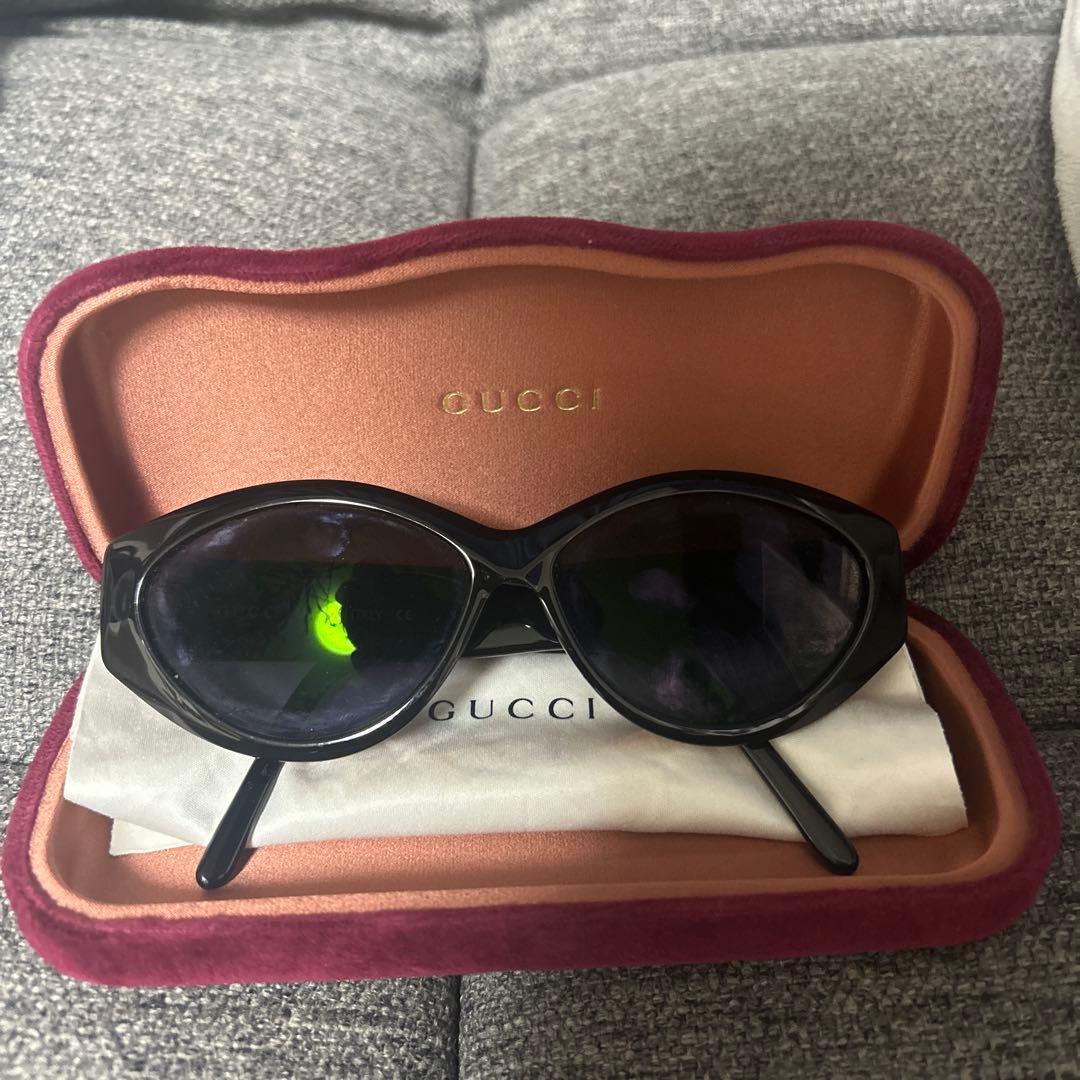 GUCCI ブラック キャットアイ サングラス