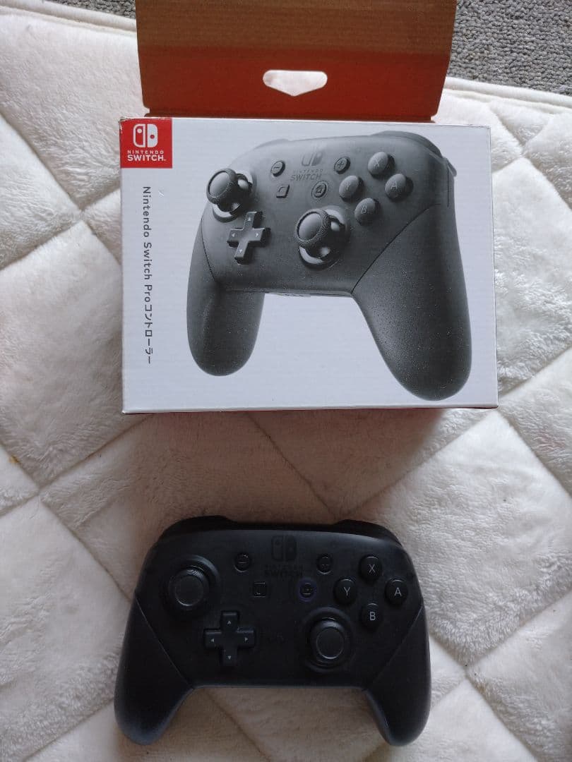 ニンテンドースイッチとProコントローラー