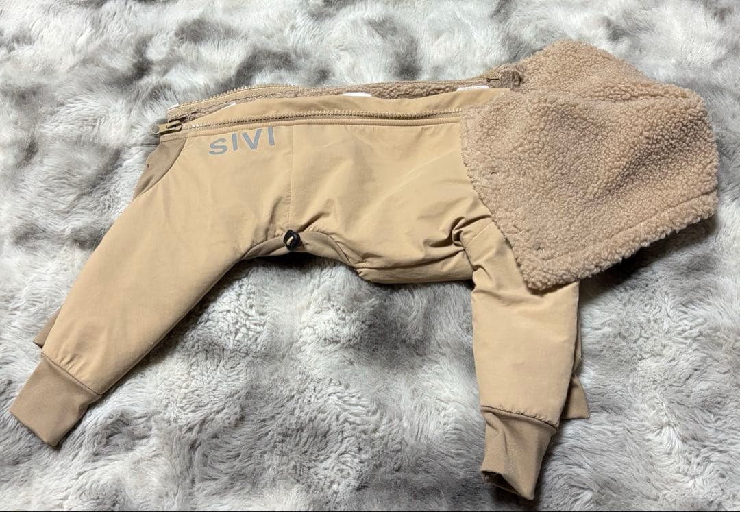 イタグレ服 SIVI ウィンタースーツ｜撥水・防水 ベージュ