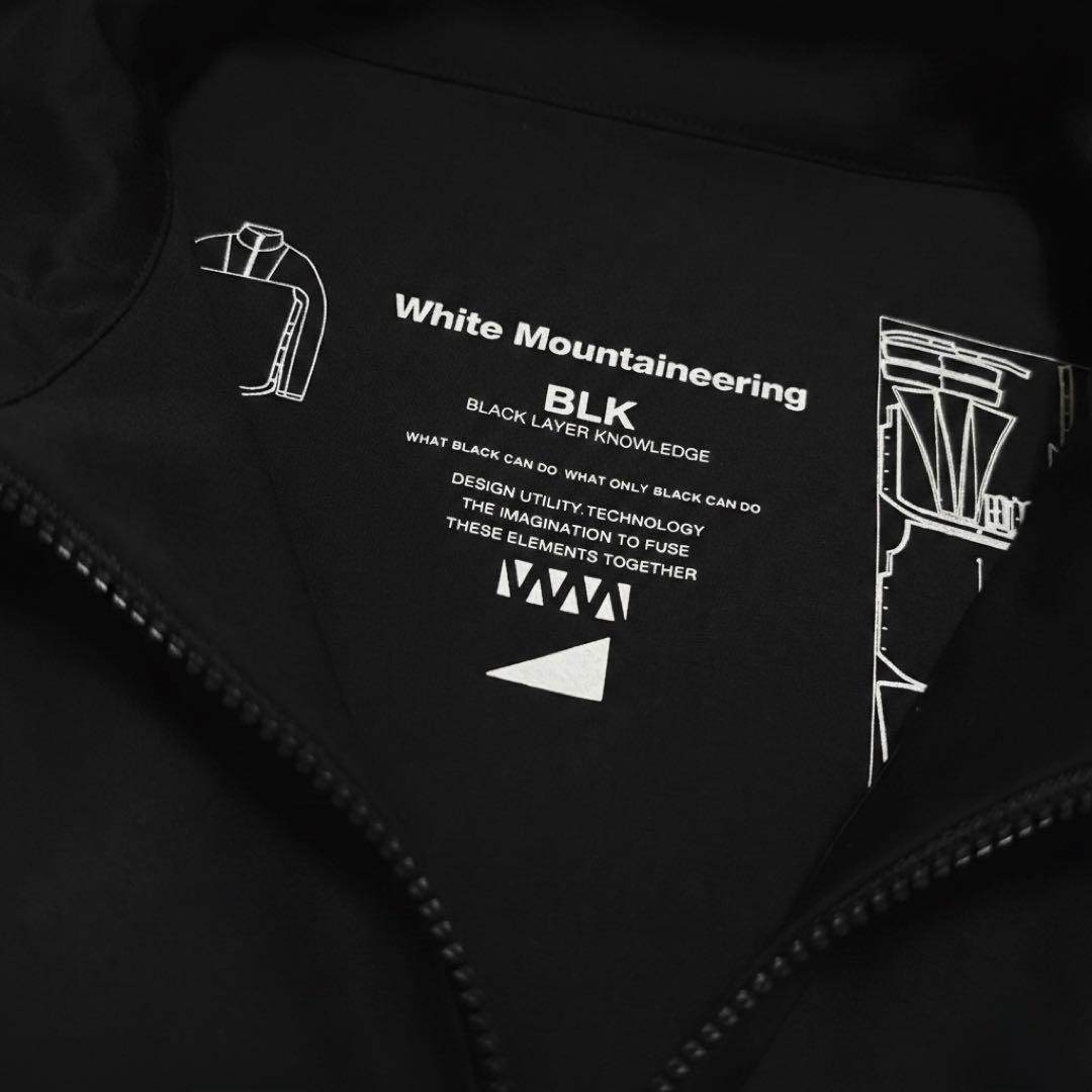 White Mountaineeringハーフジッププルオーバー