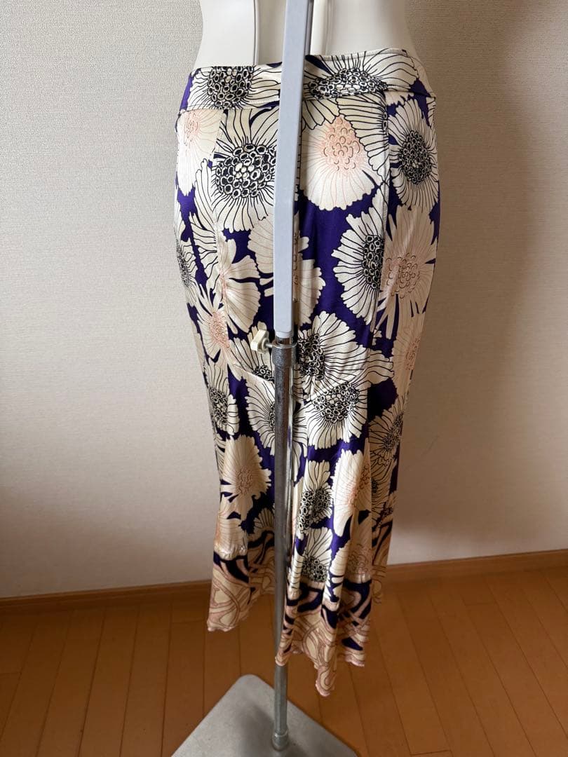 d*7様 ロベルトカヴァリ　華やかシルクマーメイドスカート 花柄サテン　美品イタ