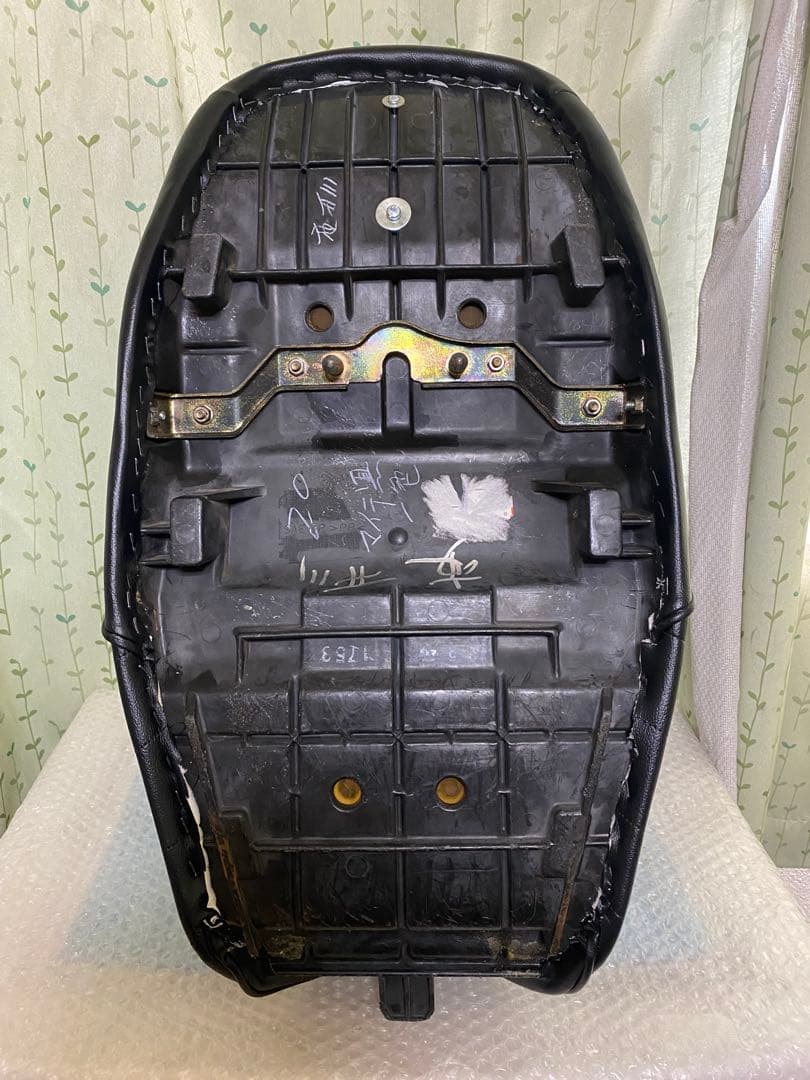専用 NEW ZRX400 20cm 黒レザー チョビ三 シート ZRXⅡ 三段