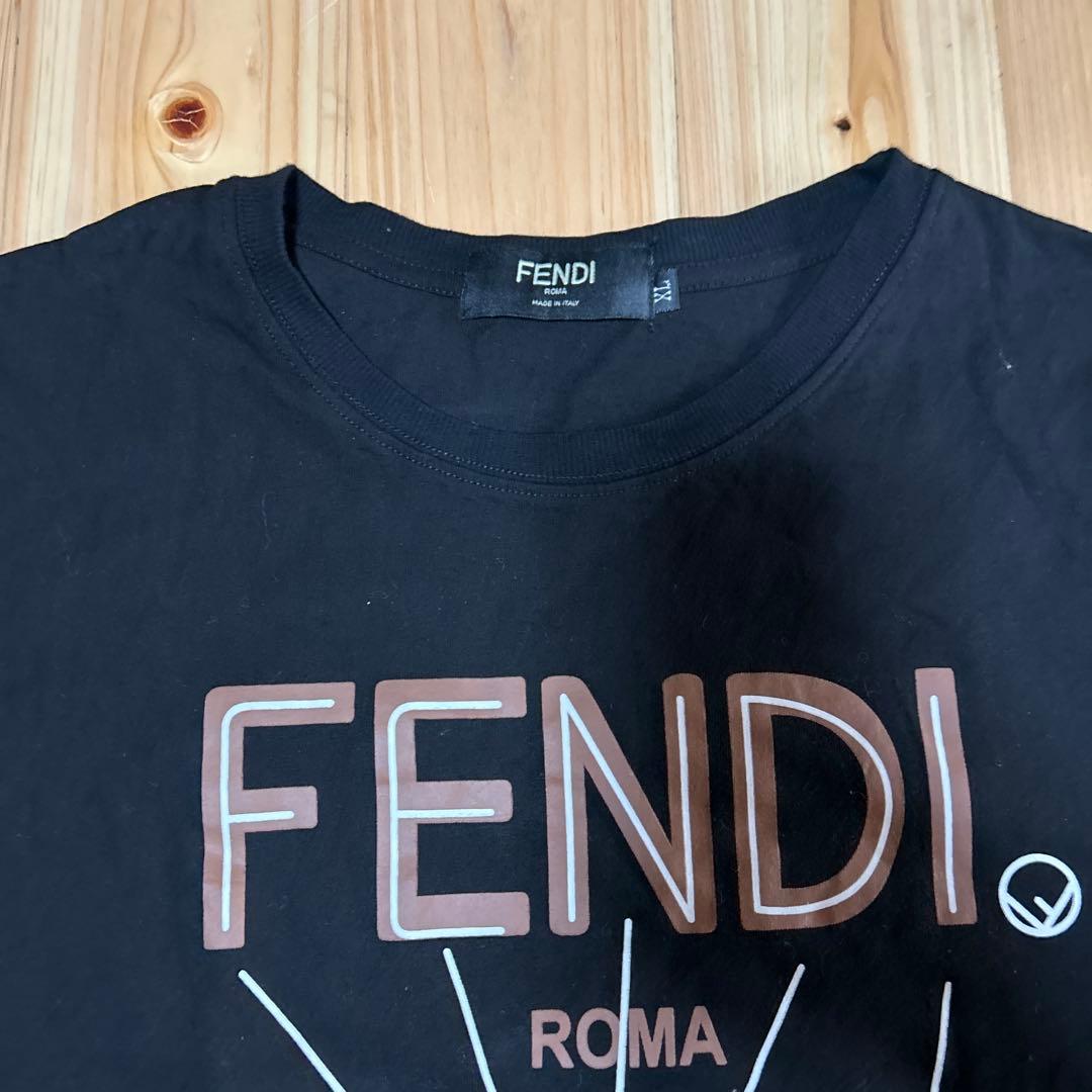 FENDI ロゴプリント Tシャツ ブラック
