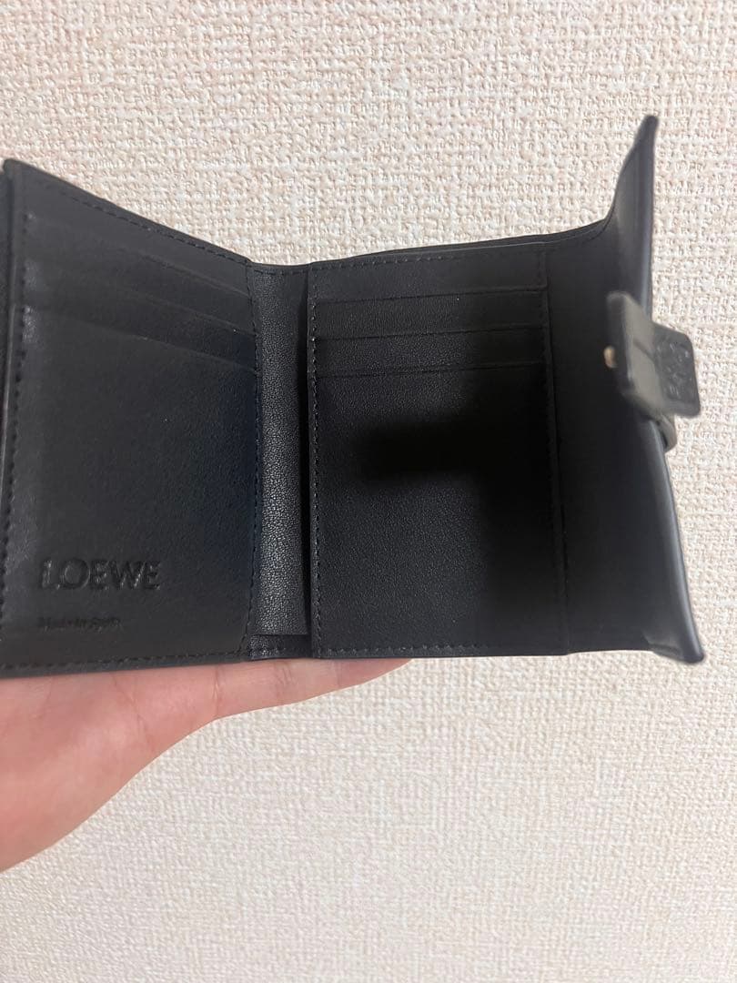 LOEWEトライフォールドウォレット