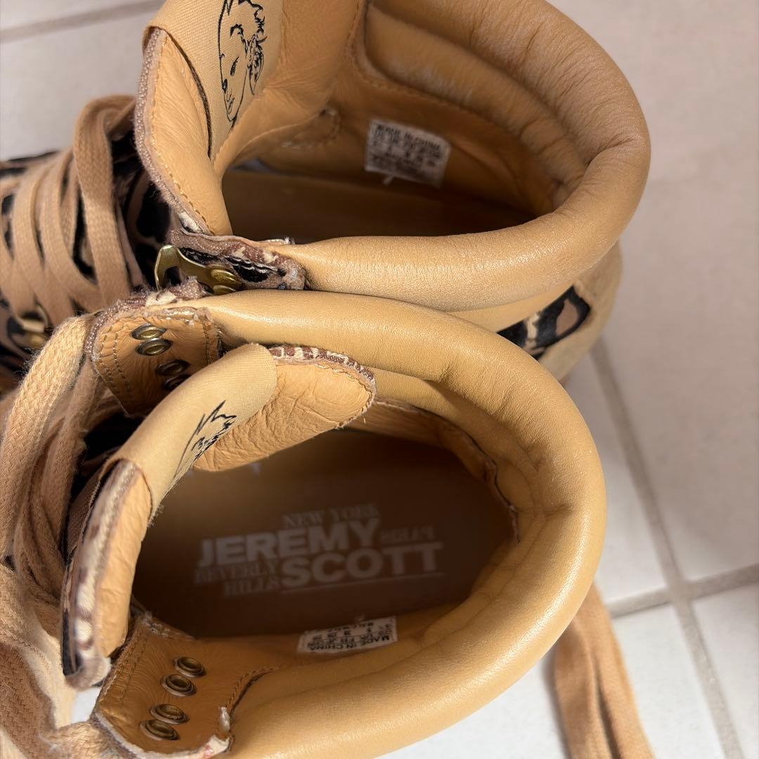 adidas Jeremy Scott ヒョウ柄ブーツ