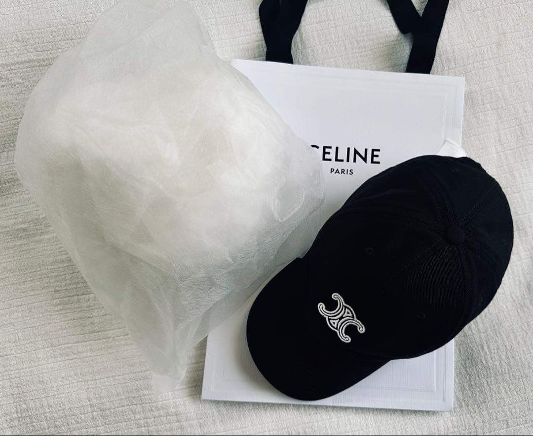 CELINE トリオンフ　ヴィヴィエンヌ ブラック ベースボールキャップ