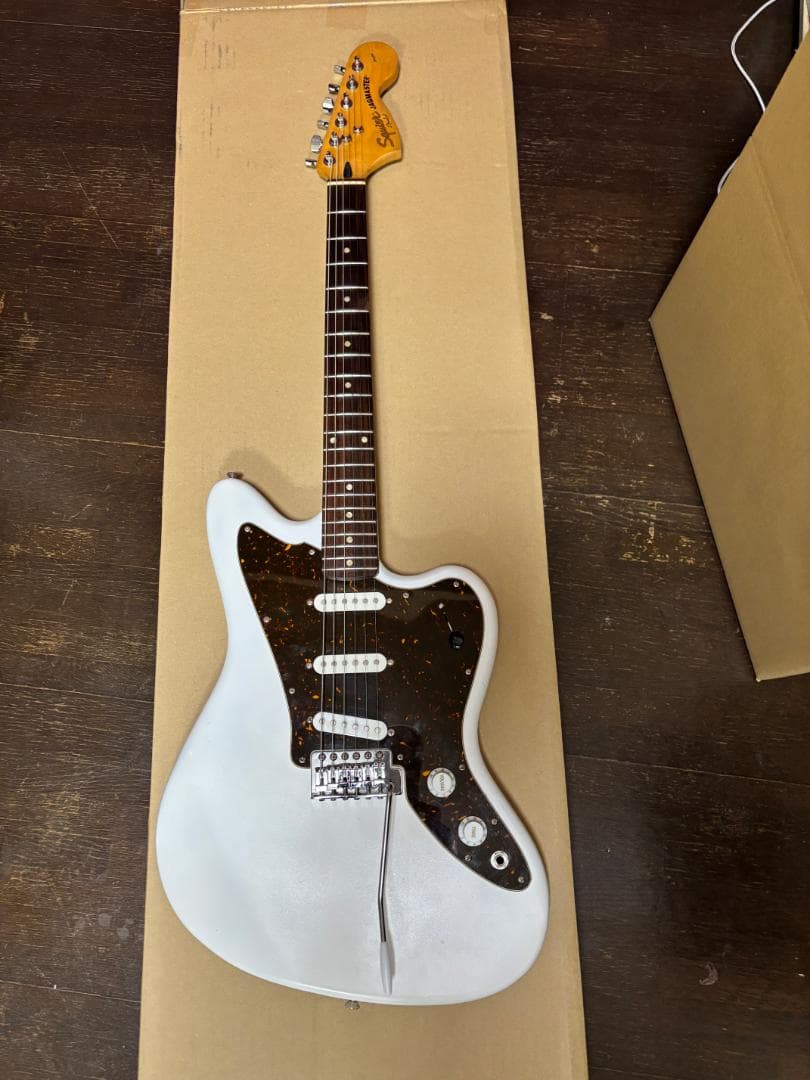 Fender Squire Jagmaster　改