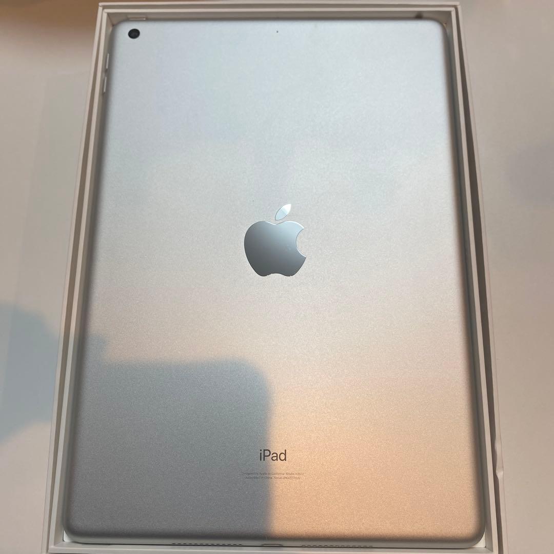 iFace カバー付きiPad 第9世代 シルバー Wi-Fiモデル 64gb