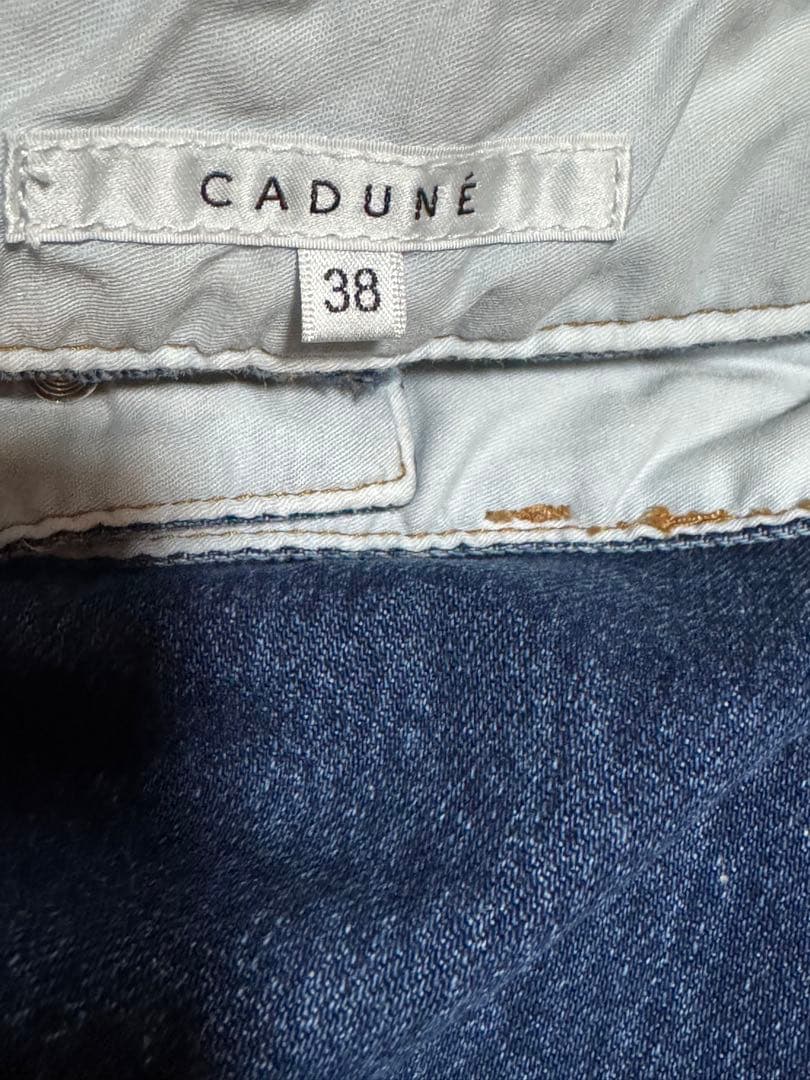 神崎恵さん着用　CADUNE カーヴィーデニム　サイズ38