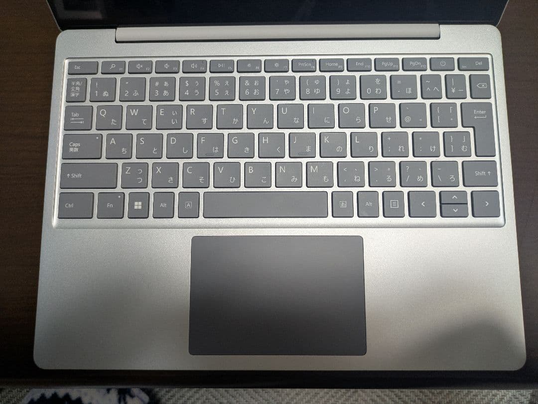 auoあいり　Microsoft Surface Laptop Go2