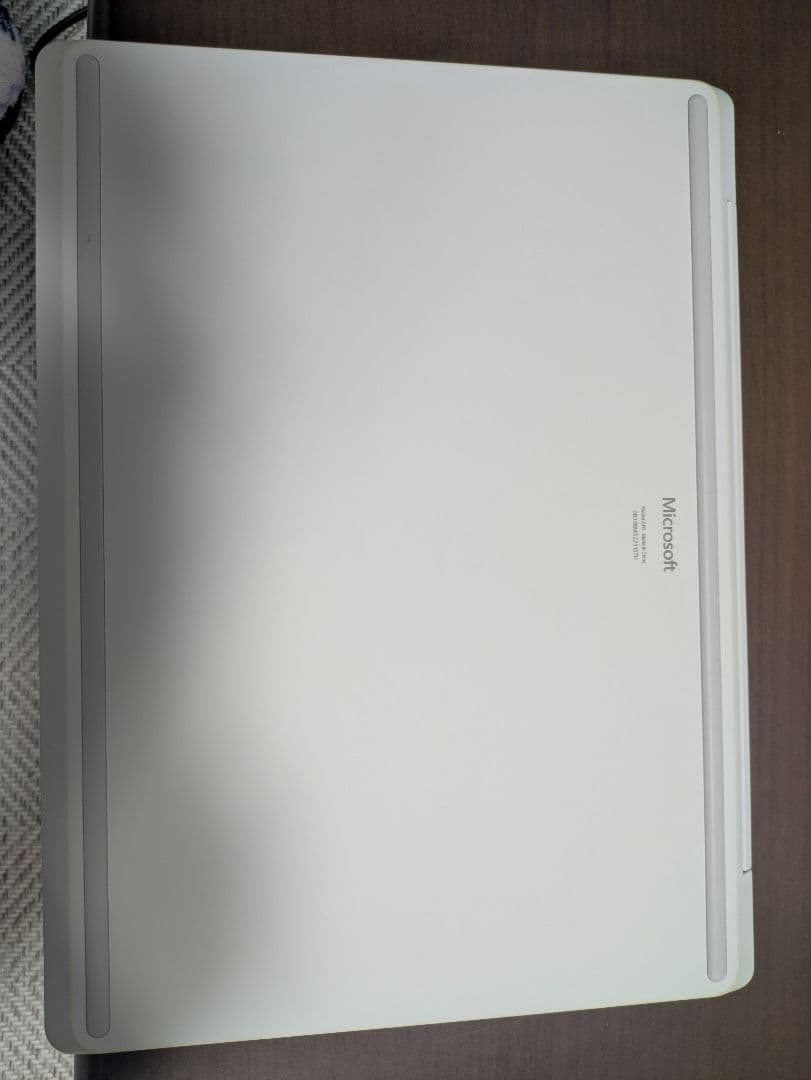 auoあいり　Microsoft Surface Laptop Go2