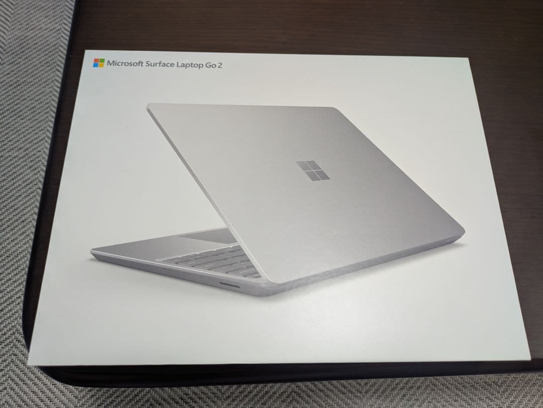 auoあいり　Microsoft Surface Laptop Go2