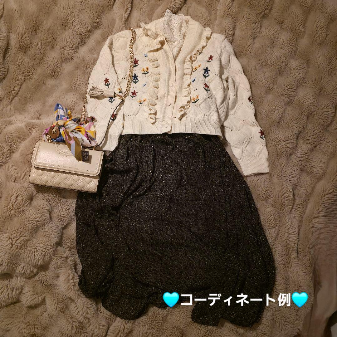KUOSE クオセ 刺繍が映える上品フリルニットカーディガン