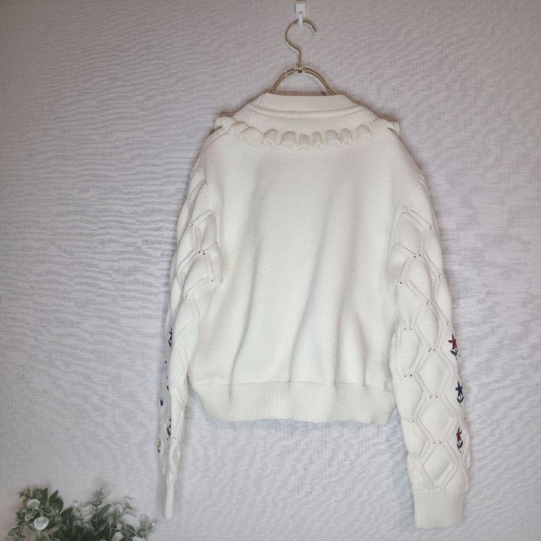 KUOSE クオセ 刺繍が映える上品フリルニットカーディガン