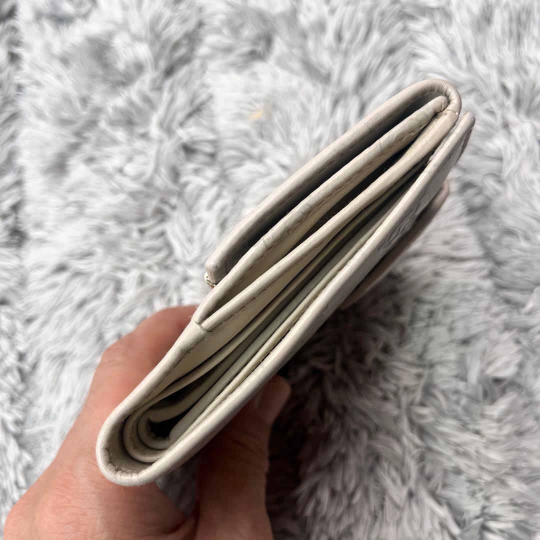 GUCCI シマ　ロゴプレート　折り財布　Wホック　ホワイトグレー