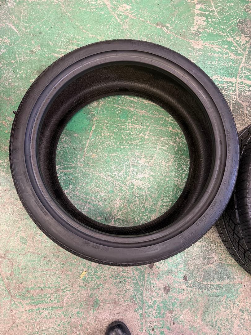 20インチcontinental 255/35ZR20 97W 山80%くらい
