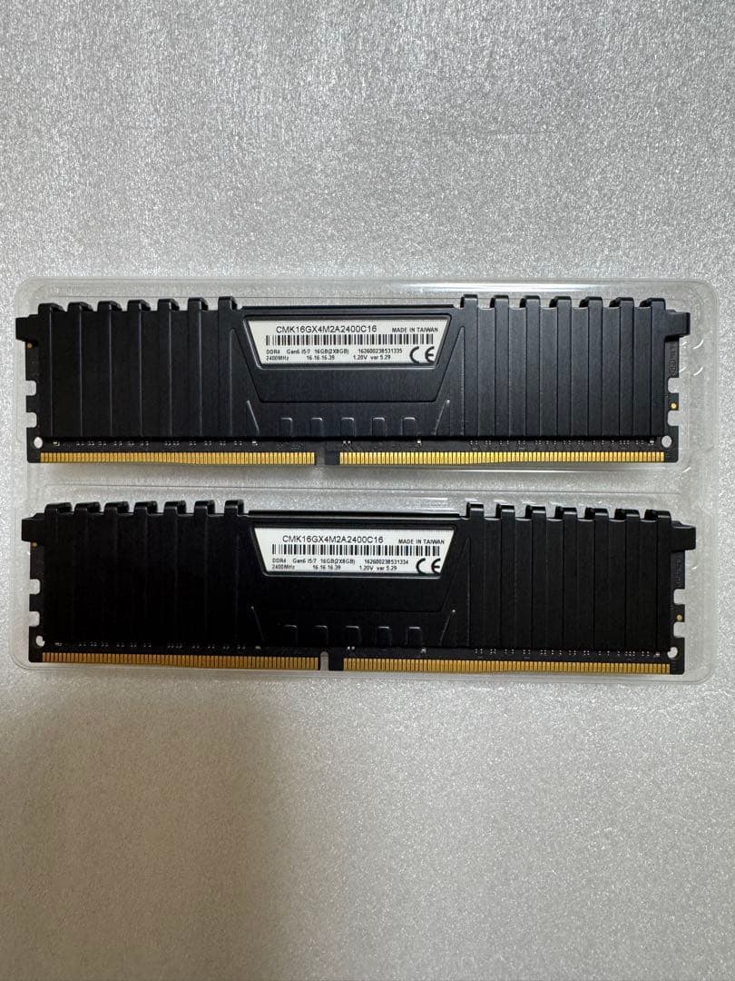 メモリ CORSAIR DDR4 計16GB VENGEANCE LPX PC4