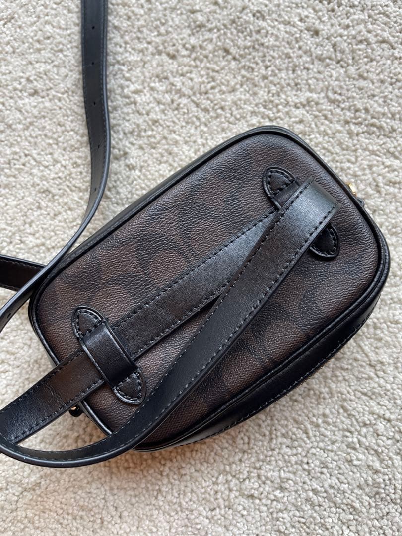 coachウエストポーチ