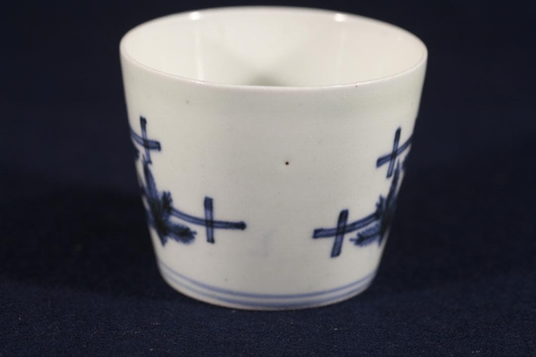 242　古伊万里染付格子三重松図蕎麦猪口　無傷美品　江戸中期