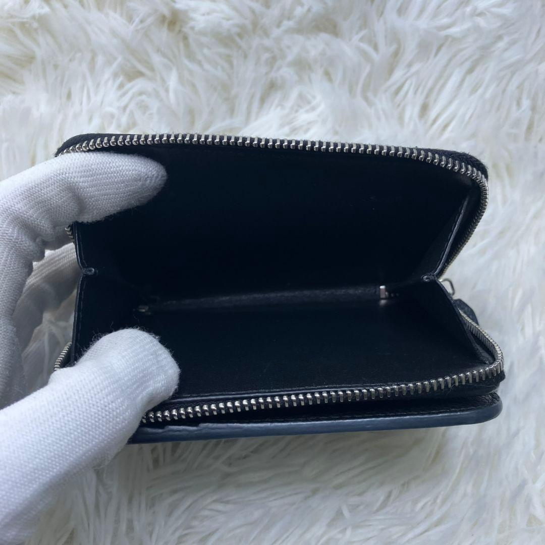 ✨極美品✨サンローラン　二つ折り　ラウンドファスナー カサンドラ　チャーム