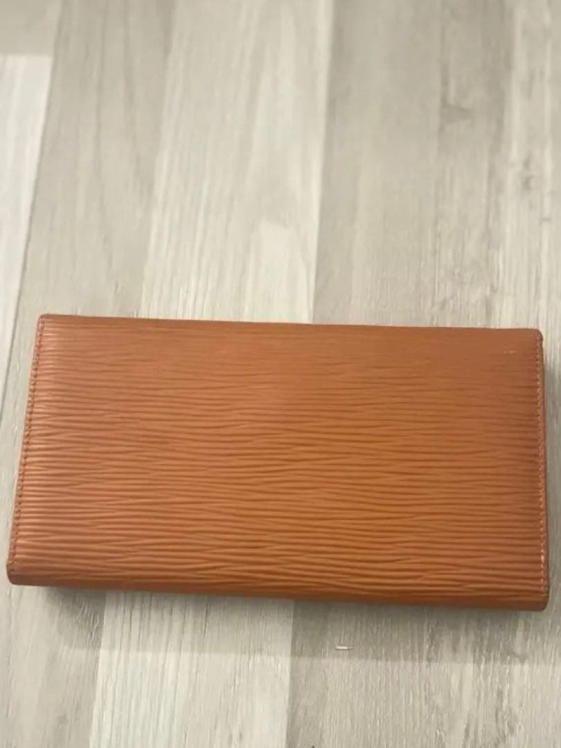 LOUIS VUITTON 男女雇用 長財布