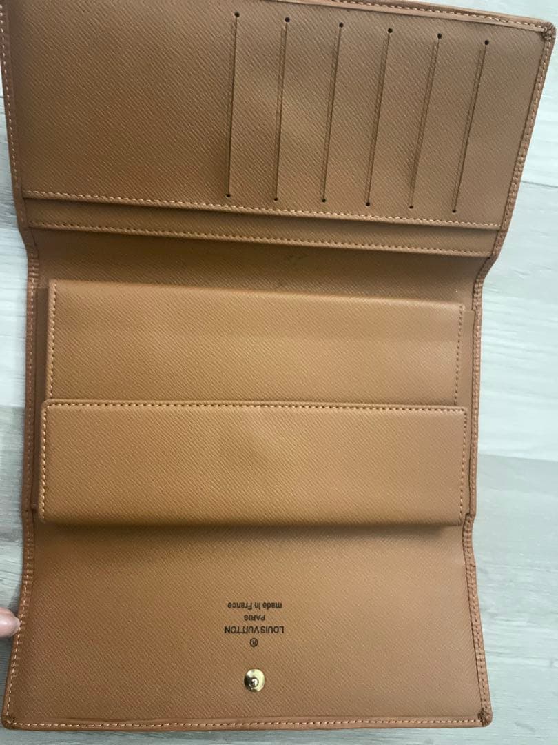 LOUIS VUITTON 男女雇用 長財布
