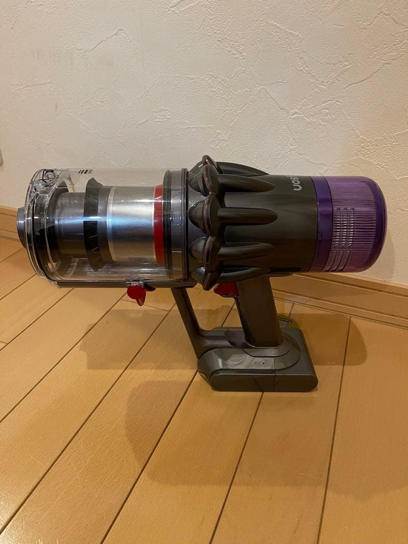 ダイソン Dyson SV18 V12 中古 美品、動作確認清掃済み